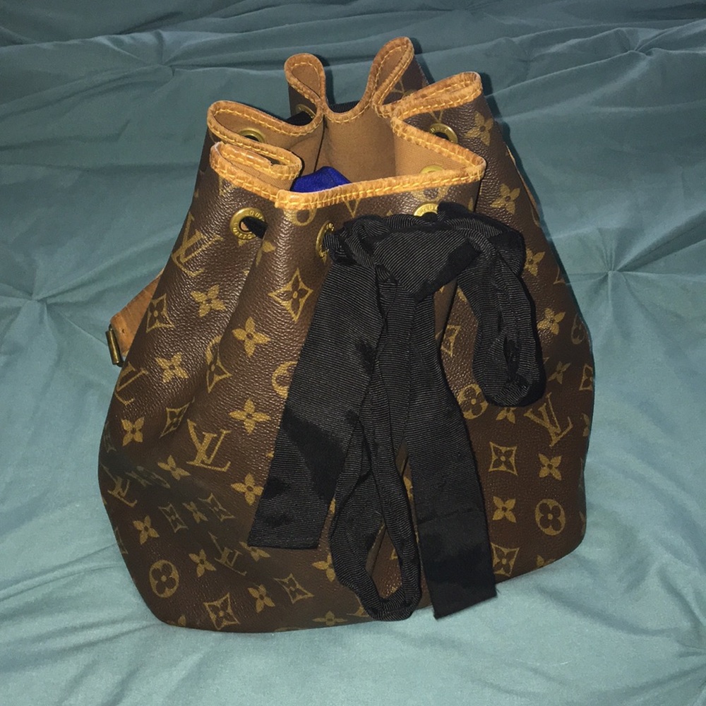 Petité LOUIS VUITTON NOE